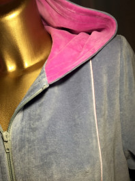 Тепленький халатик из велюра, фасон подойдёт для беременных