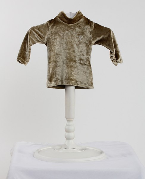кофта с высоким воротником на пуговицах на спине , 2000 руб