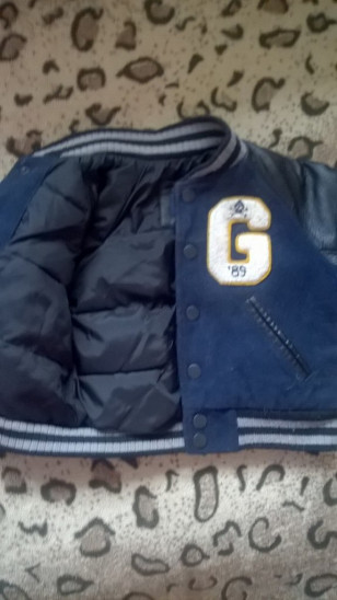 Стильный бомбер GAP для модника