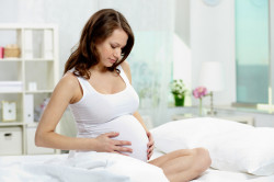 На каком сроке беременности можно почувствовать шевеление