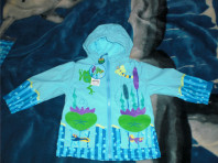 Красочные плащики – дождевики от популярного англи