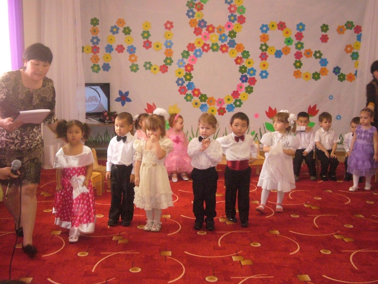 Утренник к 8 марта (фото)