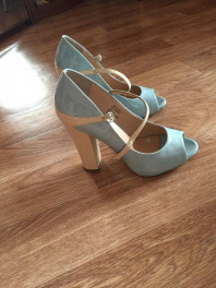 Две пары летней обуви в идеале 37 размер