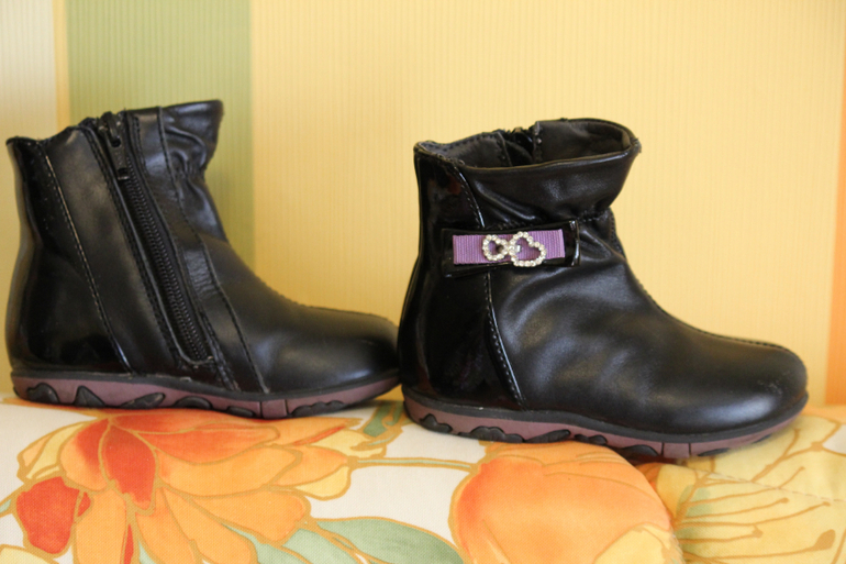 Crocs (С7), Капика (Kapika, разм.23), Minimen (разм.23), PrettyGirl (разм.23), Ridlcat (разм.23)