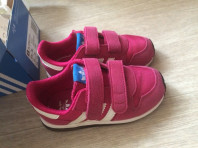 Продаю кроссовки Adidas размер 23