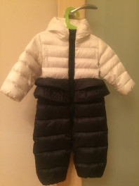 Продам зимний комбинезон Moncler
