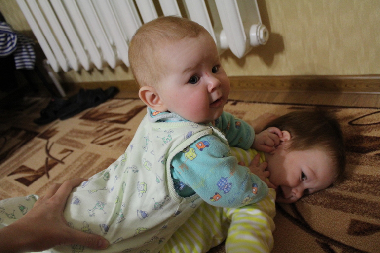 Первые игры погодок