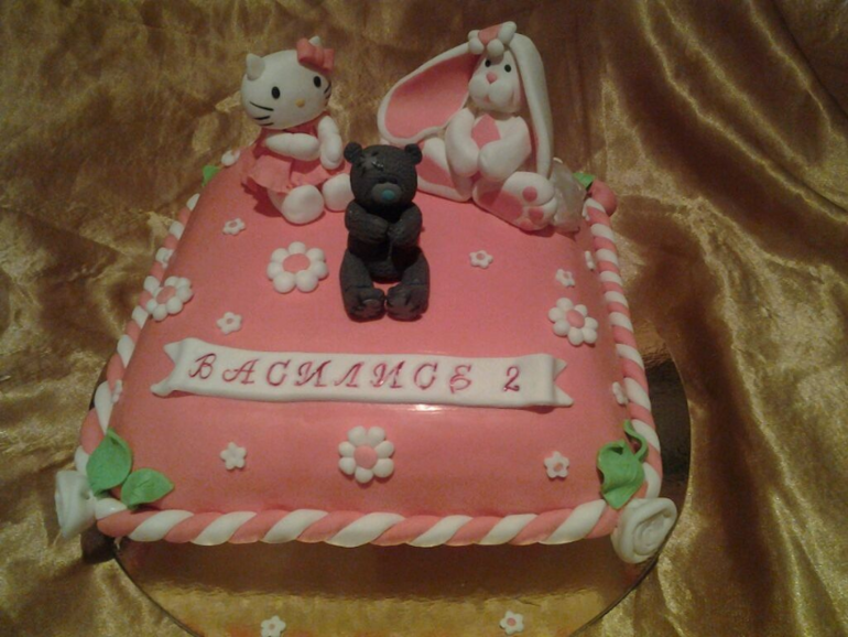 Добрый вечер..давно тут не была.. вот мои последние тортики..)))прошу подкат..))