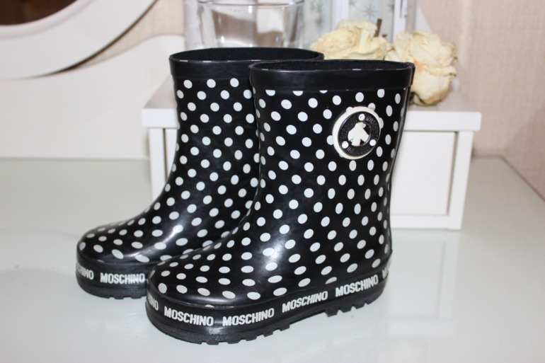 Резиновы сапожки MOSCHINO! 24 размер! 2500 руб!