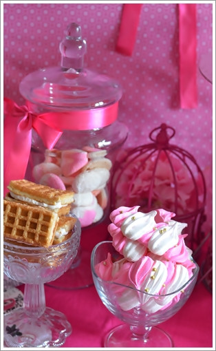 Minnie Mouse candy bar...