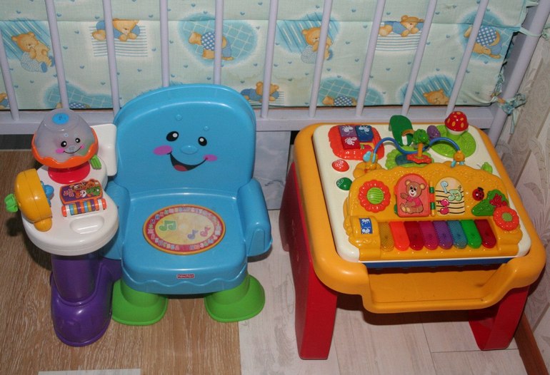 Музыкальное кресло fisher price