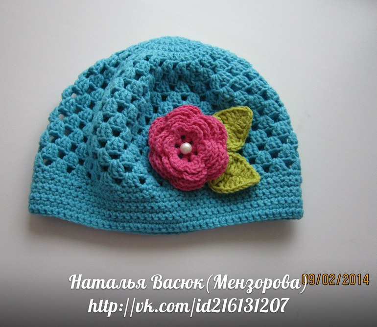Весенние шапочки ручной работы.