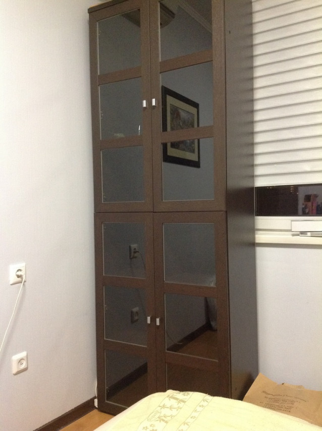 Книжный шкаф