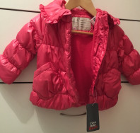 Продаётся новая куртка Zara, 9-12 мес