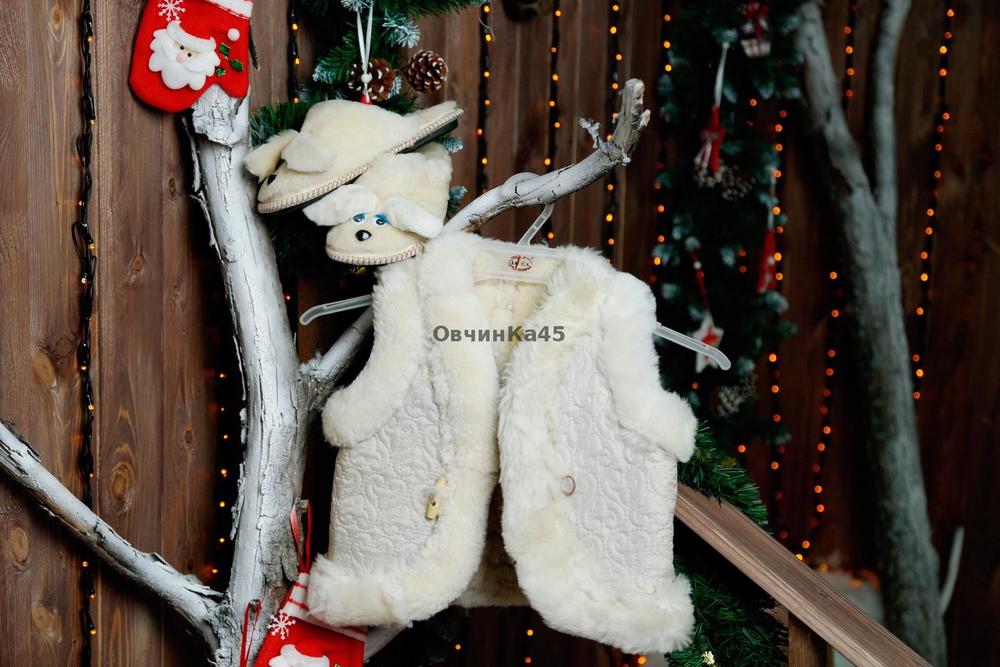 Детский жилет из овечьей шкуры