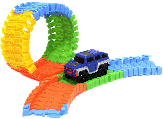 Машинка с треком на батарейках "Stunt Track Car" (7см)