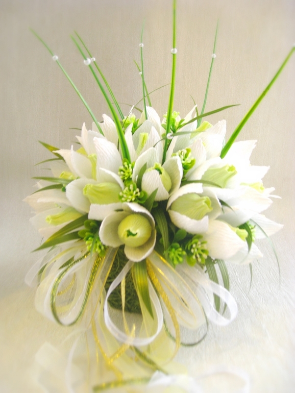 подснежники...