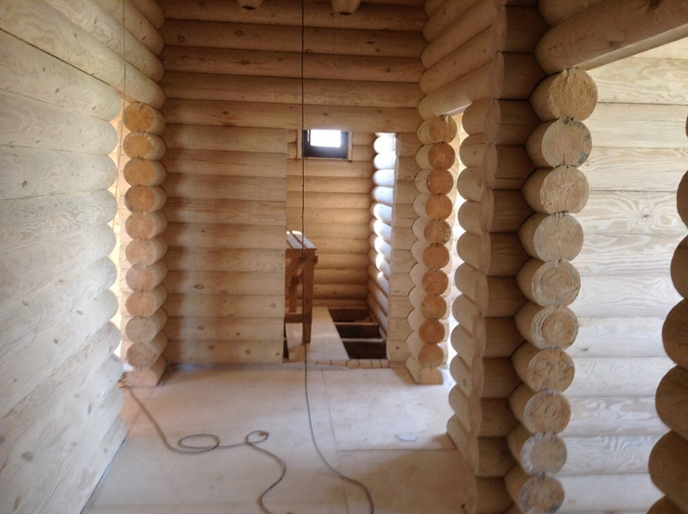 Рогачевское ш. (между Дмитровским ш. и Ленинградским ш.) 54 км от МКАД, в Дмитровском районе. Дом из оцилиндрованного шлифованного бревна 140 кв.м. на земельном участке 15 сот., в р-не дер. Телешово