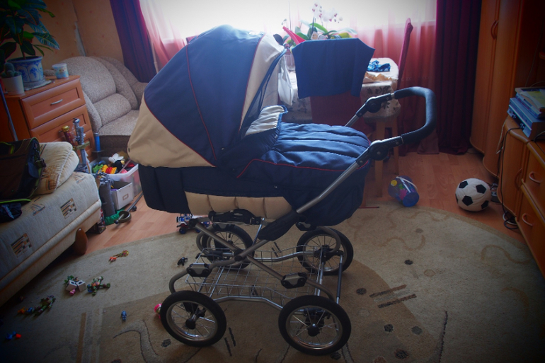 Коляска Deltim premier для немаленьких детей + подарок