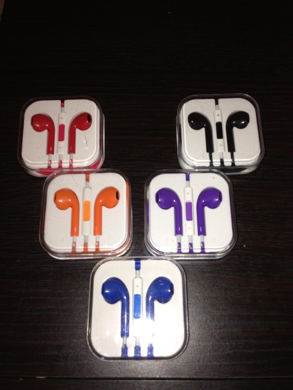 Цветные наушники для Apple