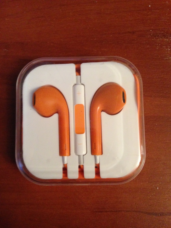 Цветные наушники для Apple