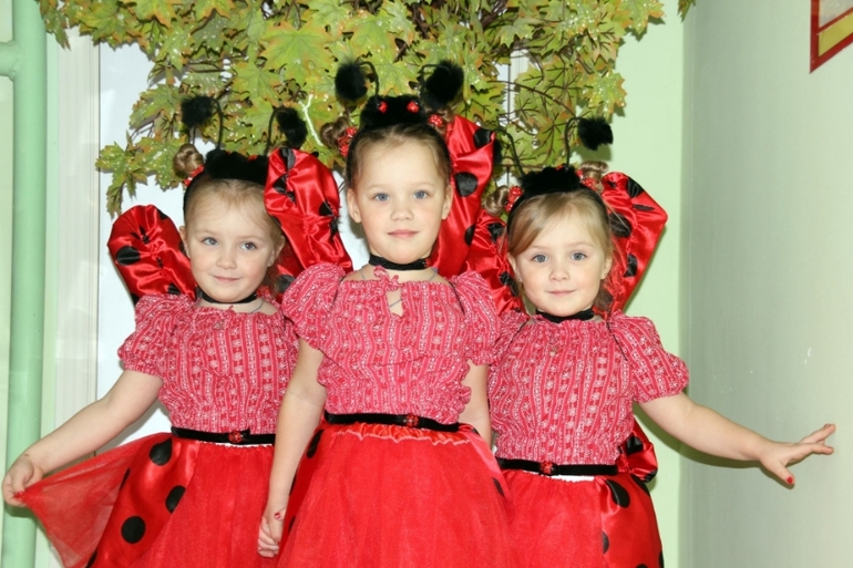 тройняшки - скромняжки