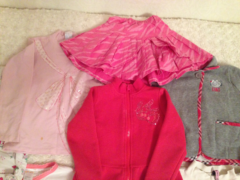 Отдам вещи для девочки от 80см до семи лет