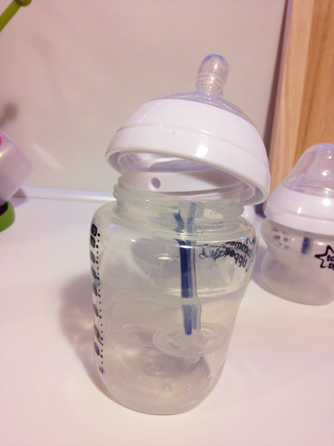 Большой фото обзор бутылочек и аксессуаров.