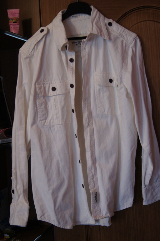 Рубашка новая, хлопок, ткань плотная. Размер 46-48. Цена 800 р., размер не подошел.