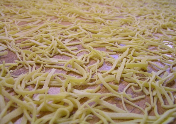 Как приготовить вкусную домашнюю лапшу