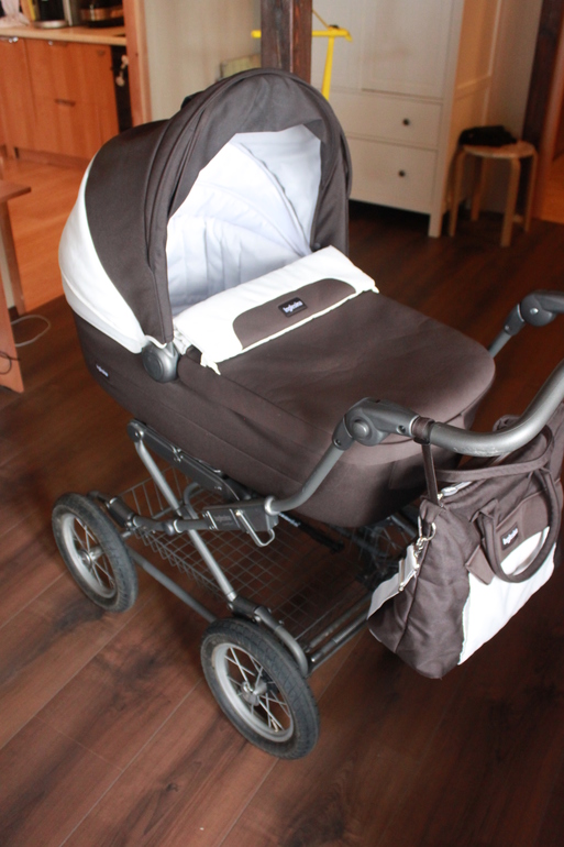 Продаю коляску Inglesina Sofia sport (шасси Ergo Bike) + подарок