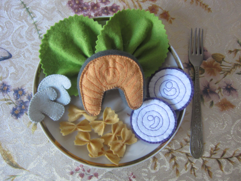 Нямки из фетра ;)