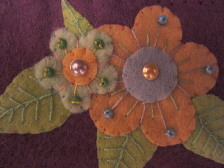 Фиолетовый оргпнайзер для крючков