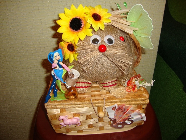 Подушки для сестричек и Домовой