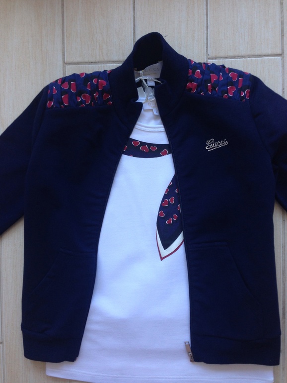 Gucci!!! Сердечки!!! Спортивный костючмик 4 г, 11500 . Футба 4 г 3900