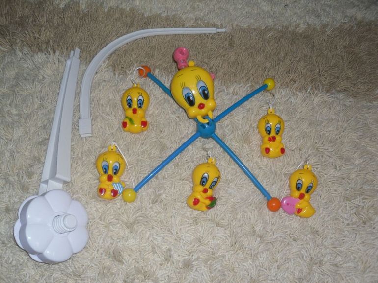 Продам механическую мобиль. цена 250 руб.