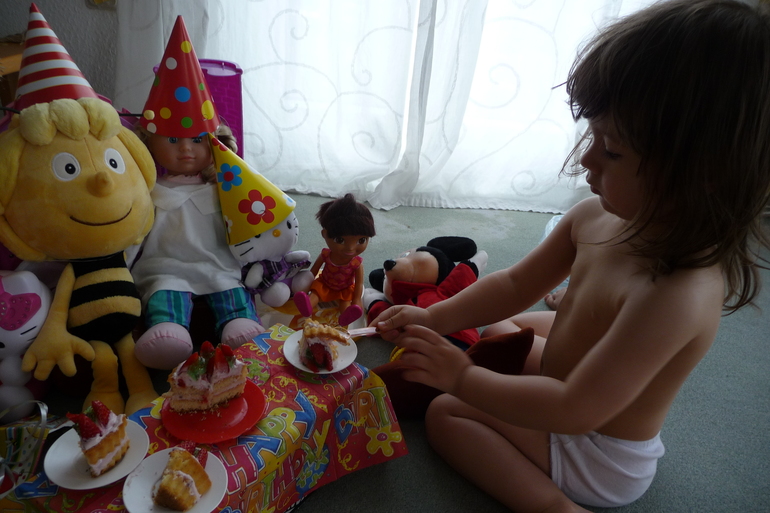 День рождения любимой куклы Матильды! (Эвочке 2 годика)