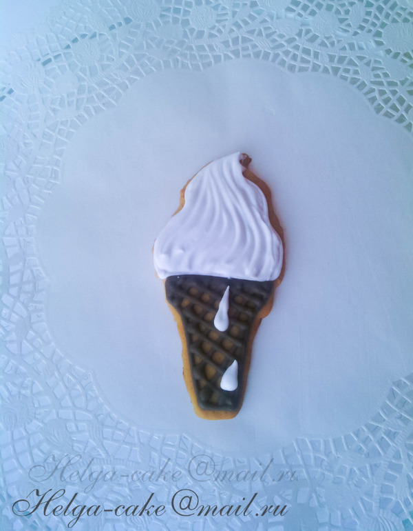 Много-много печенья на детский праздник.