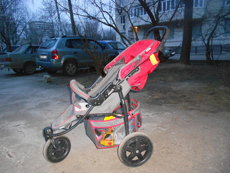 Продаю прогулочную коляску Hauk Viper