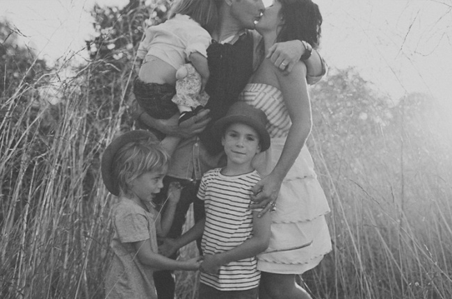 Счастливый ребенок в счастливой семье