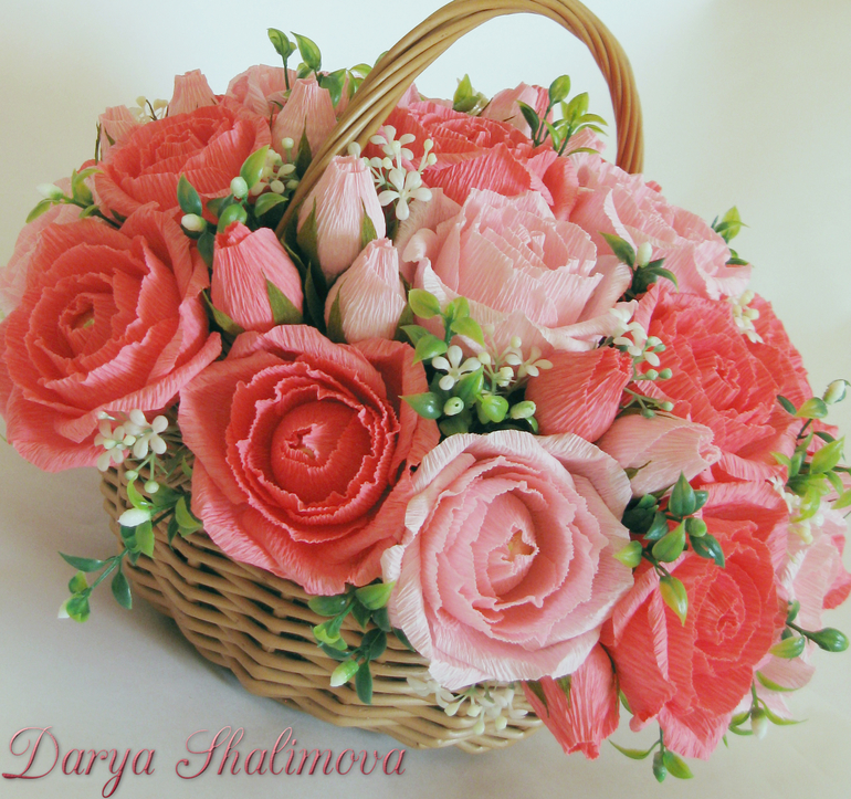 Розовые розы