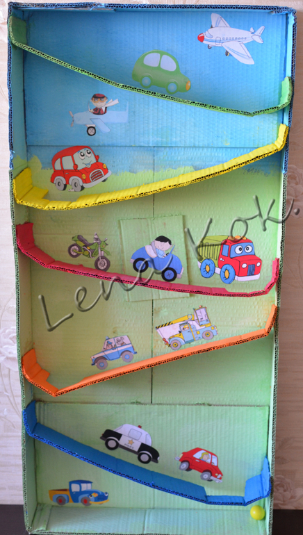 а у нас новая игрушка - трасса для шариков)))