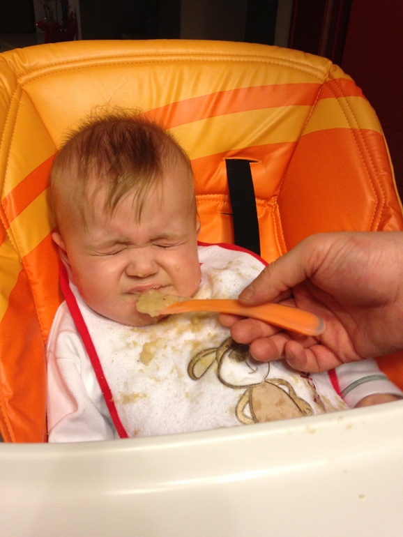 Вот и мы начали прикорм) Мануэлю очень очень вкусно!