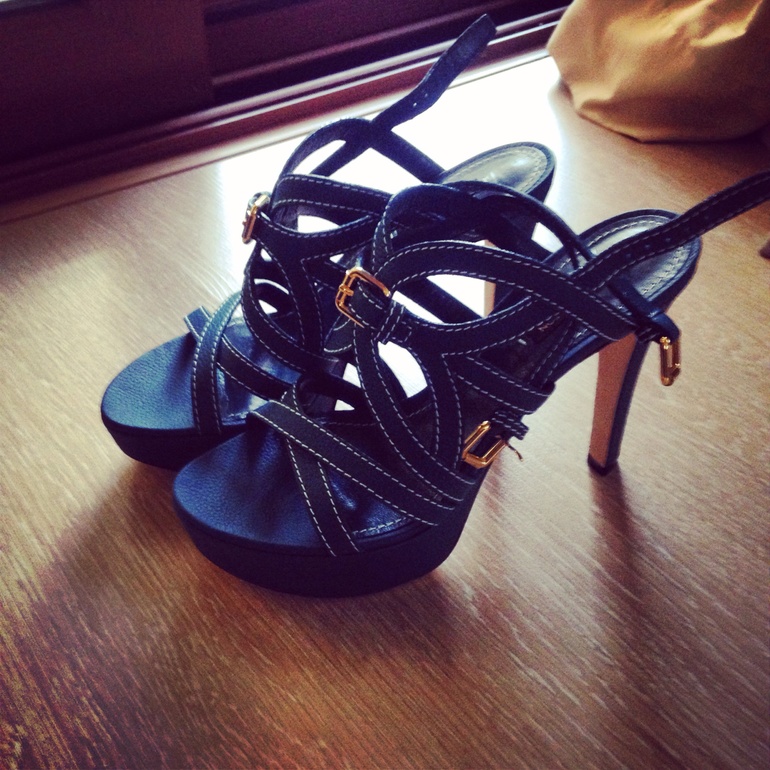 ... И мир во всем мире, и новые туфли-на сдачу!