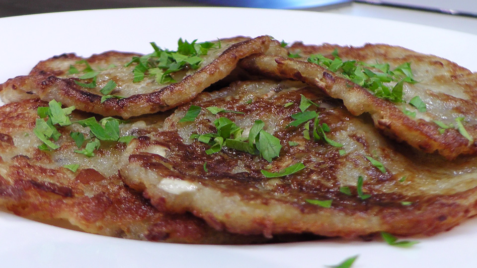 Блинчики из картофеля с шампиньонами видео рецепт. Великий пост.