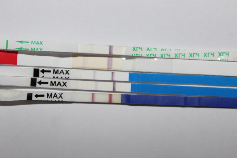 И вот реагенты превращаются, превращаются в...