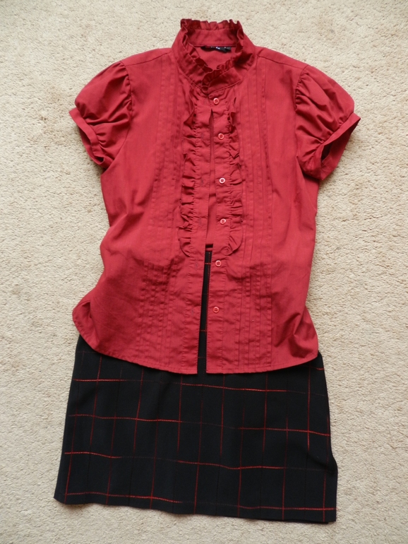 Летние вещи и не только на размер 42-44, очень недорого.