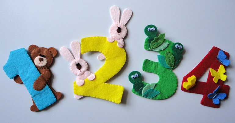 Цифры магниты из фетра (два варианта)