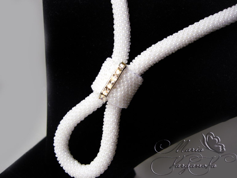 Новенькие жгуты и лариаты из бисера