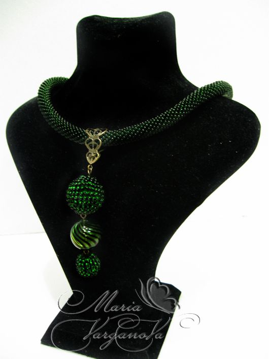 Новенькие жгуты и лариаты из бисера